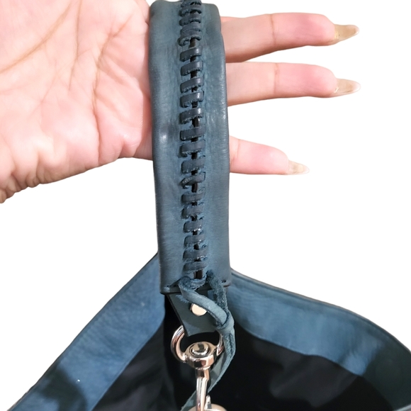 Rebecca Minkoff 'Slim Regan' Hobo - Picture 4 of 11